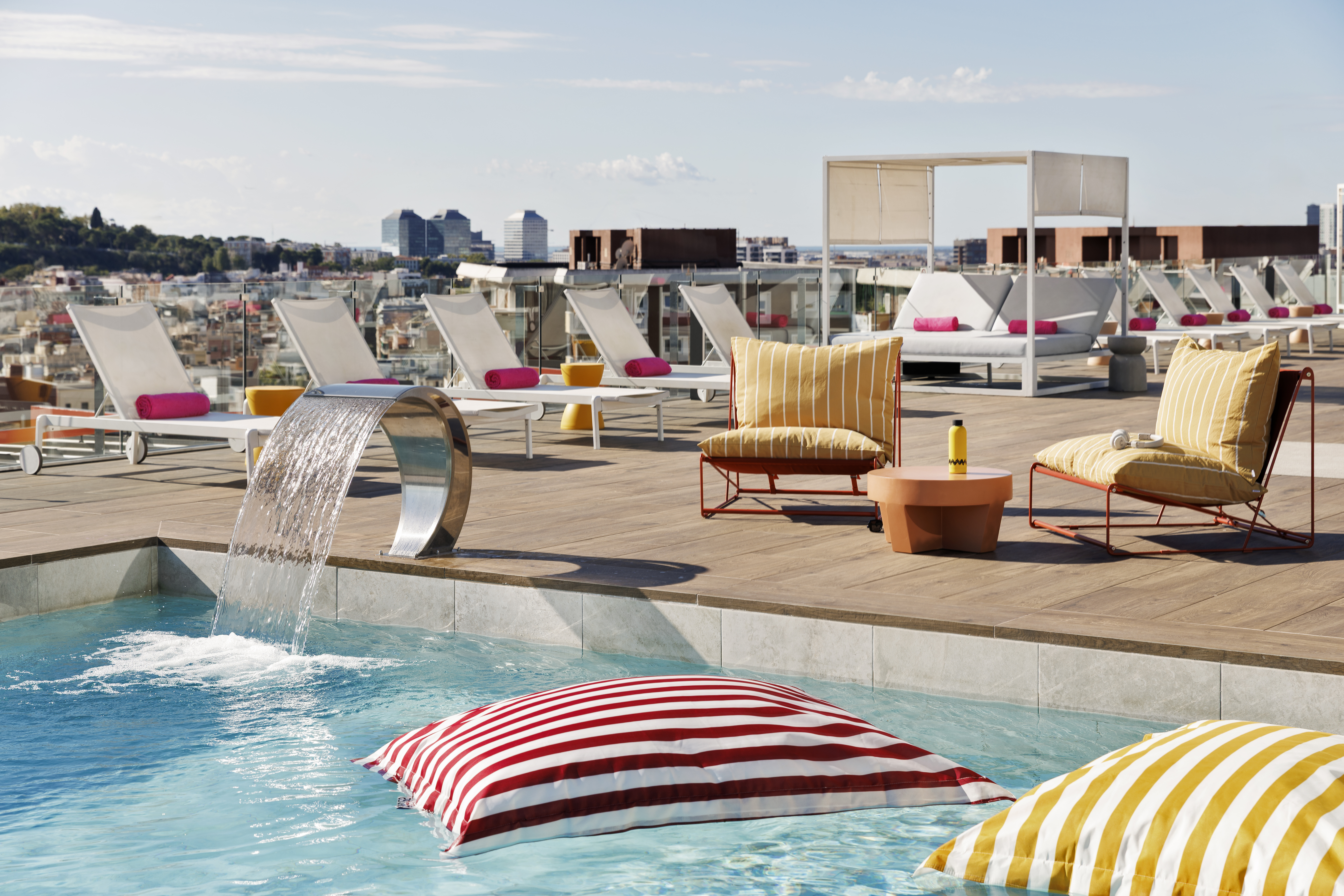 ox-bcnox-rooftop-pool-34086