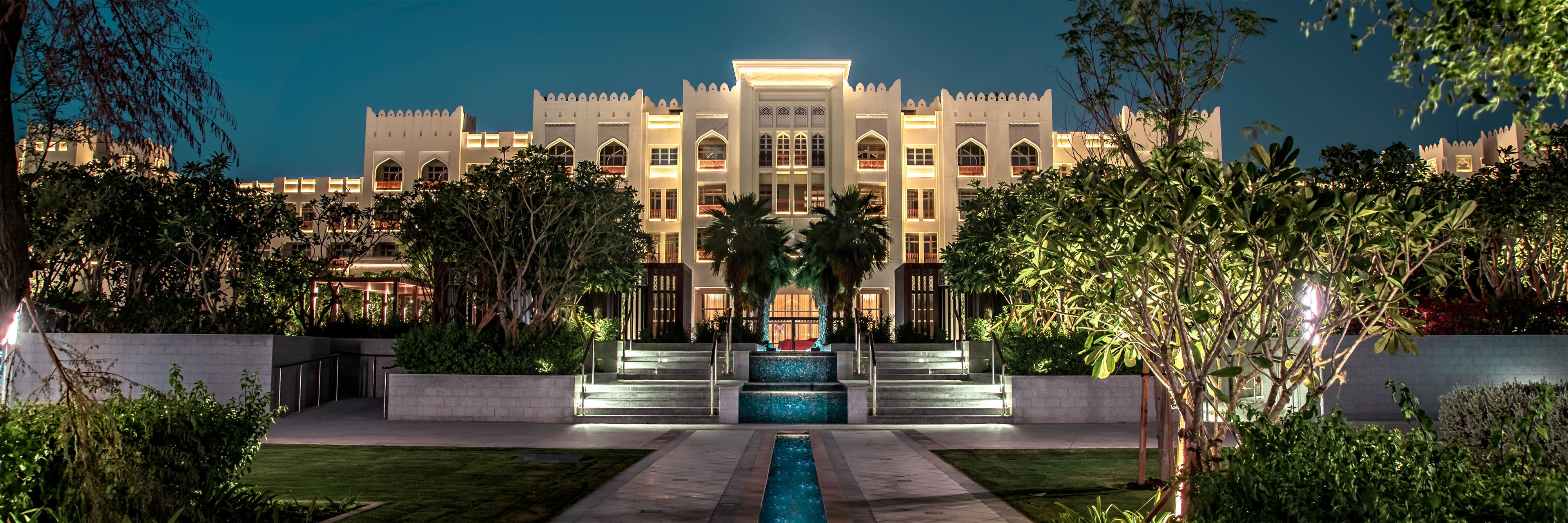 度假酒店正面图