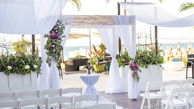 室外海滩婚礼布置