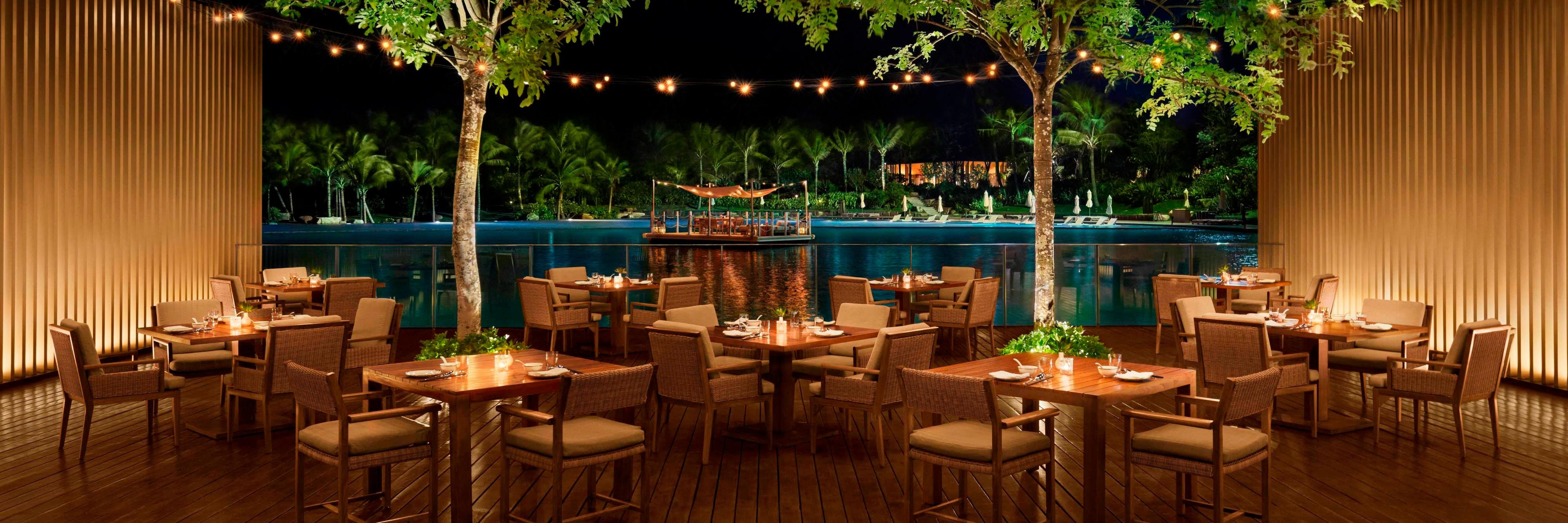 夜晚的户外座位