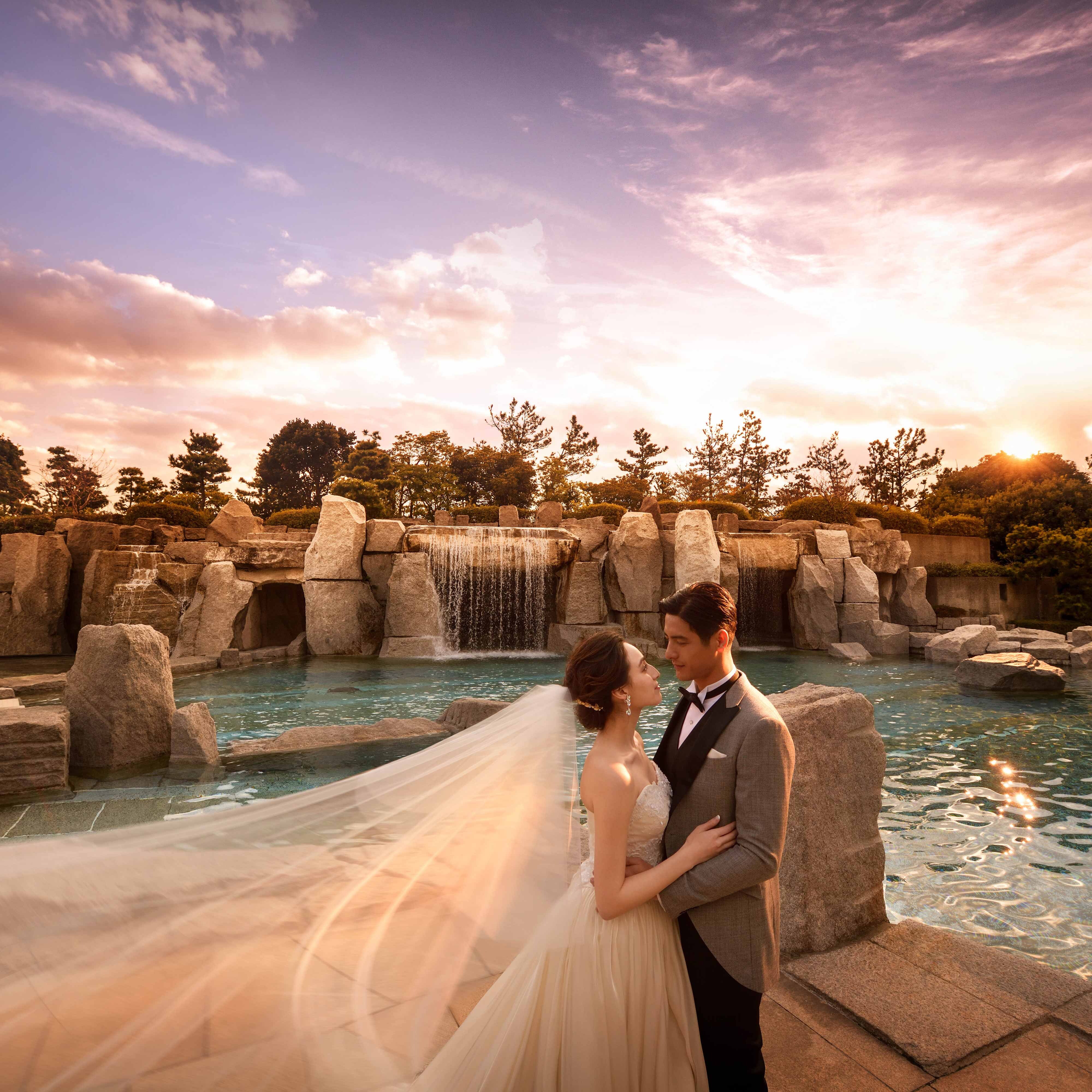 身穿裙装的新娘