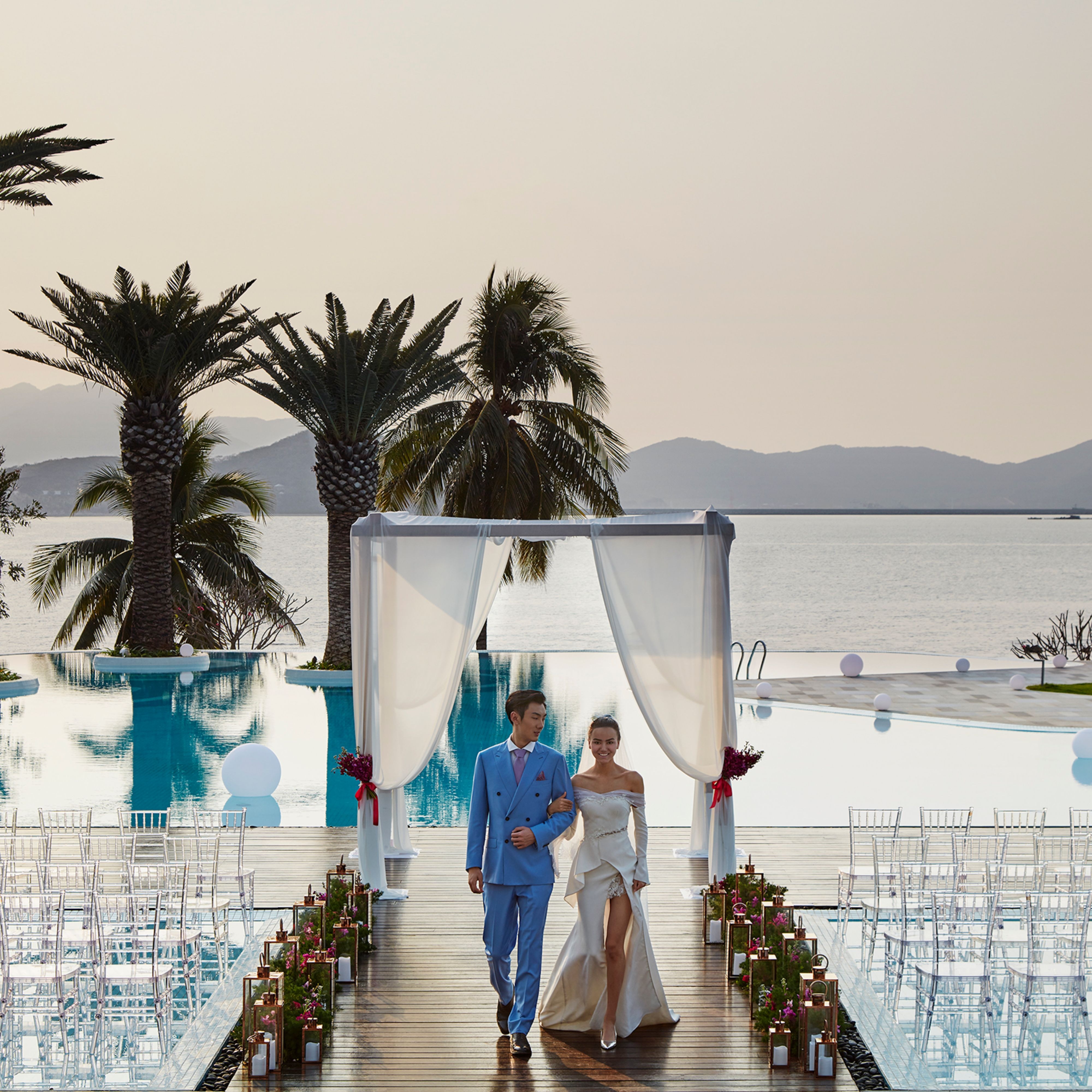 Pool Wedding - Lifestyle