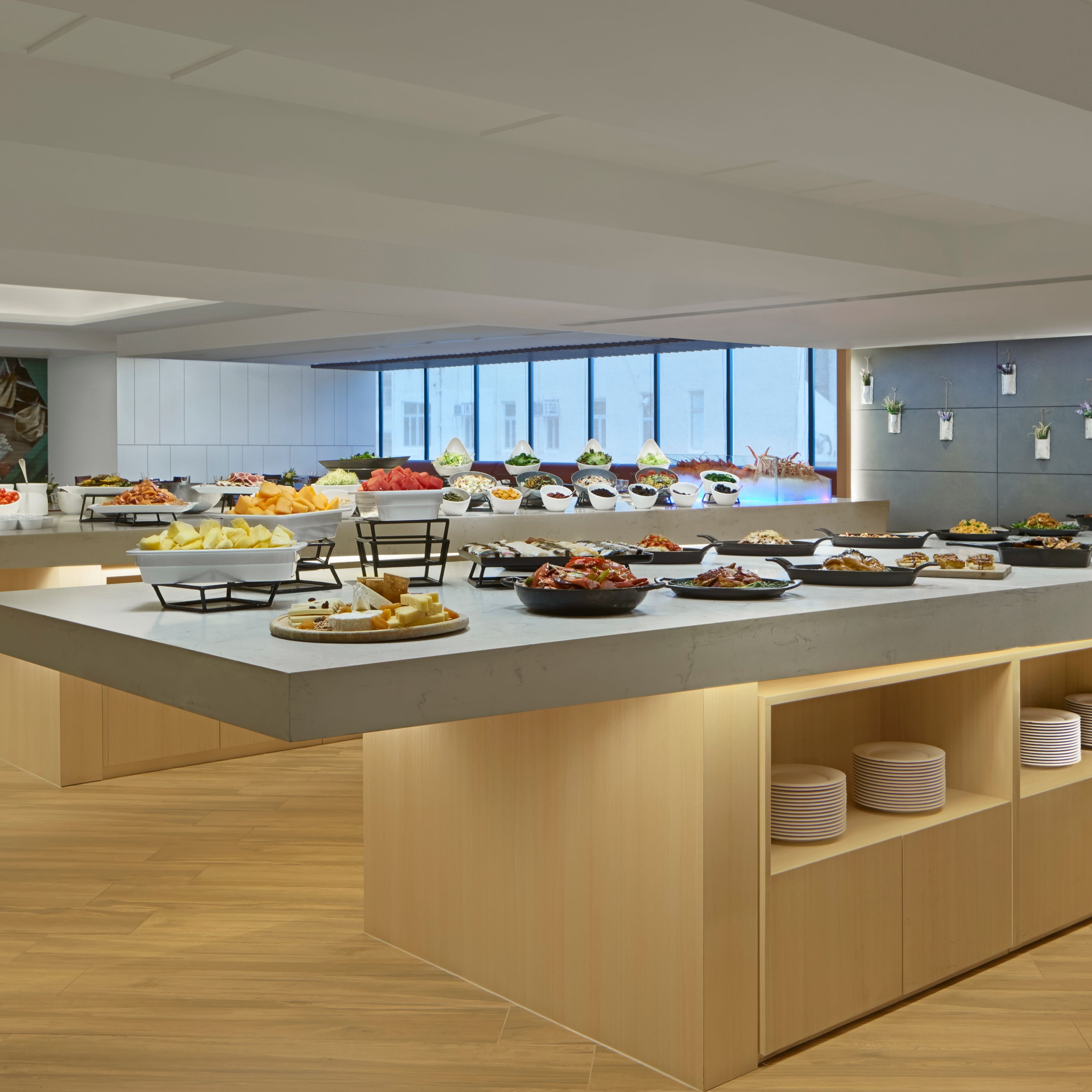 宽敞现代的自助餐区