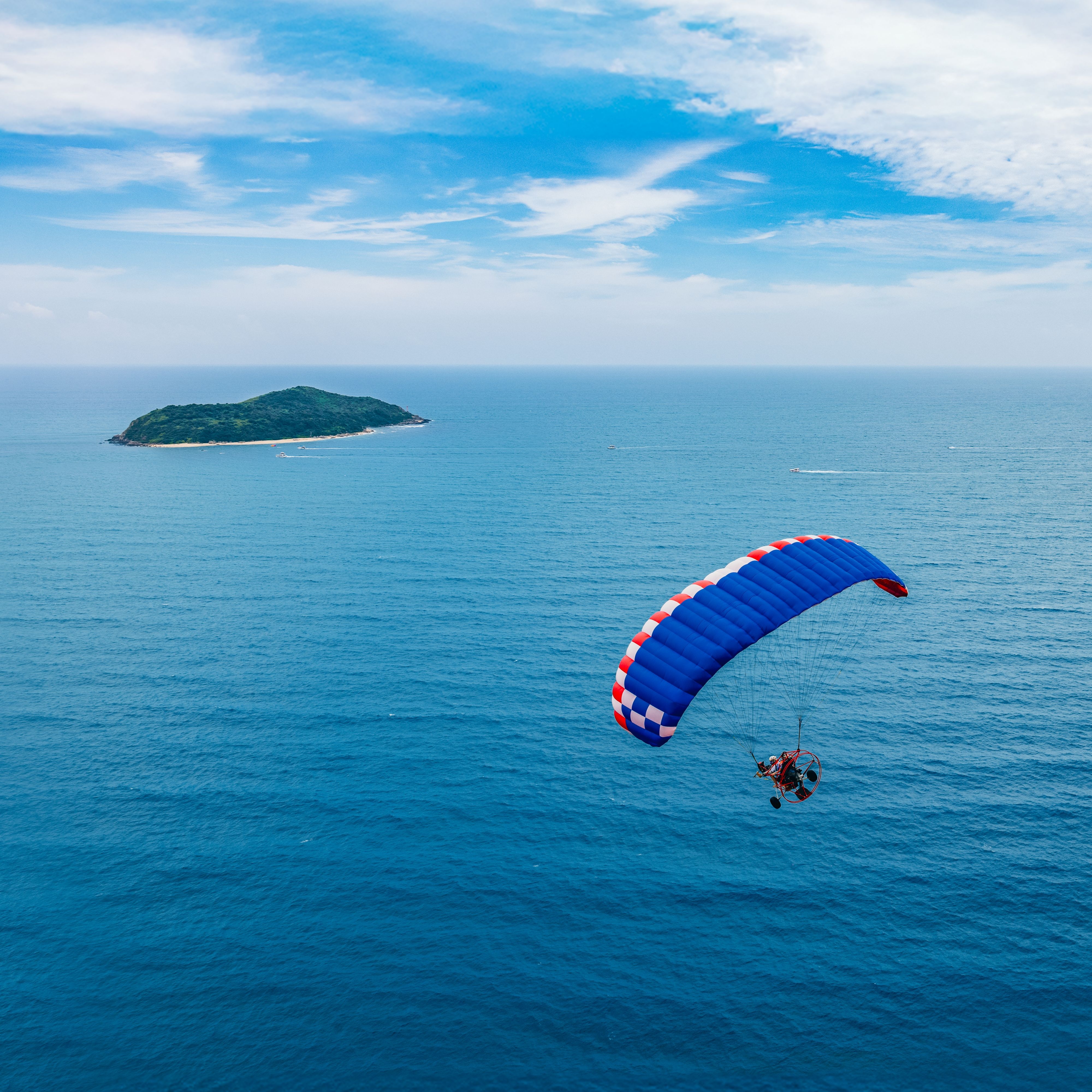 Parasailing 