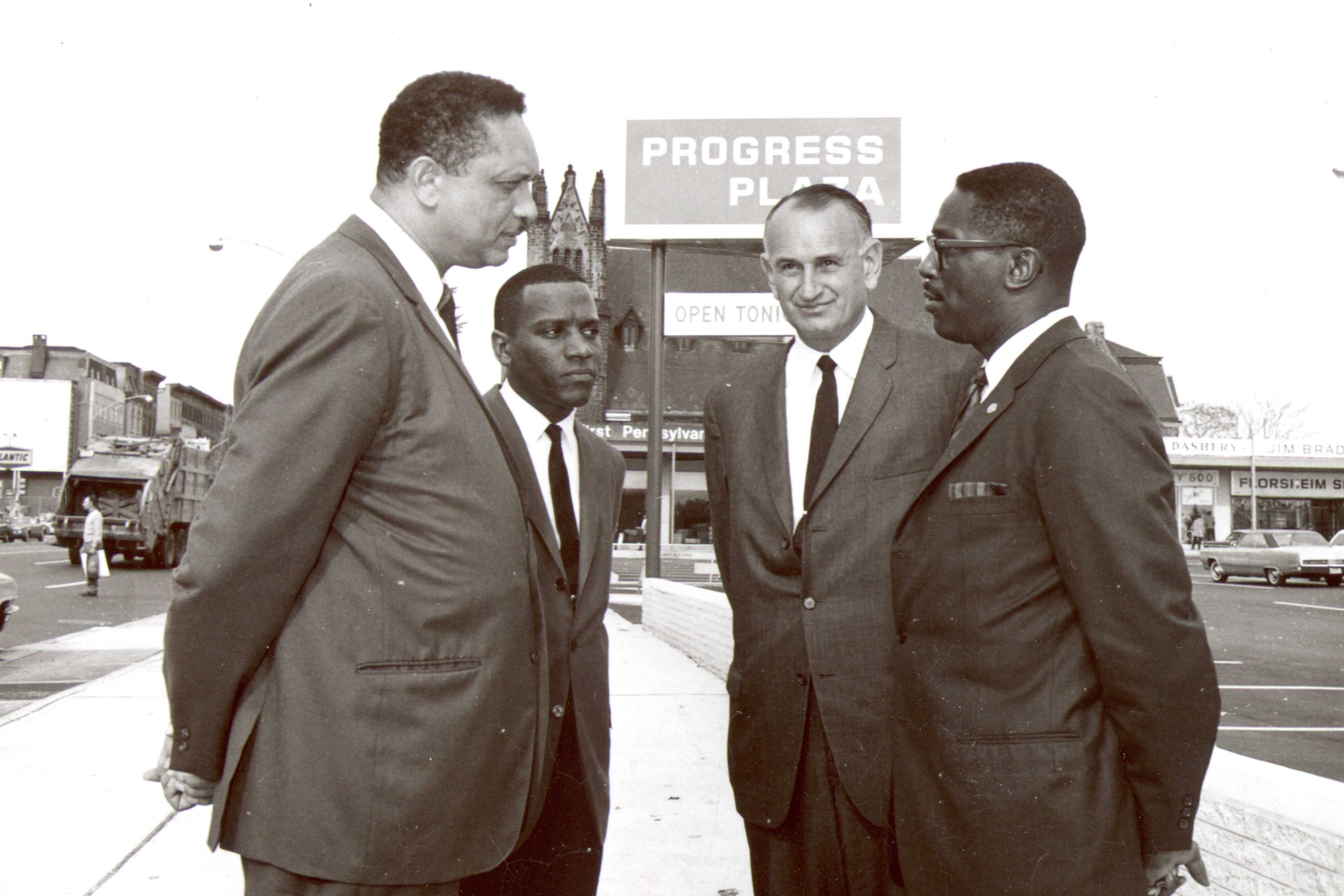 Woodrow Marriott 庆祝 Junior Hot Shoppe 开业