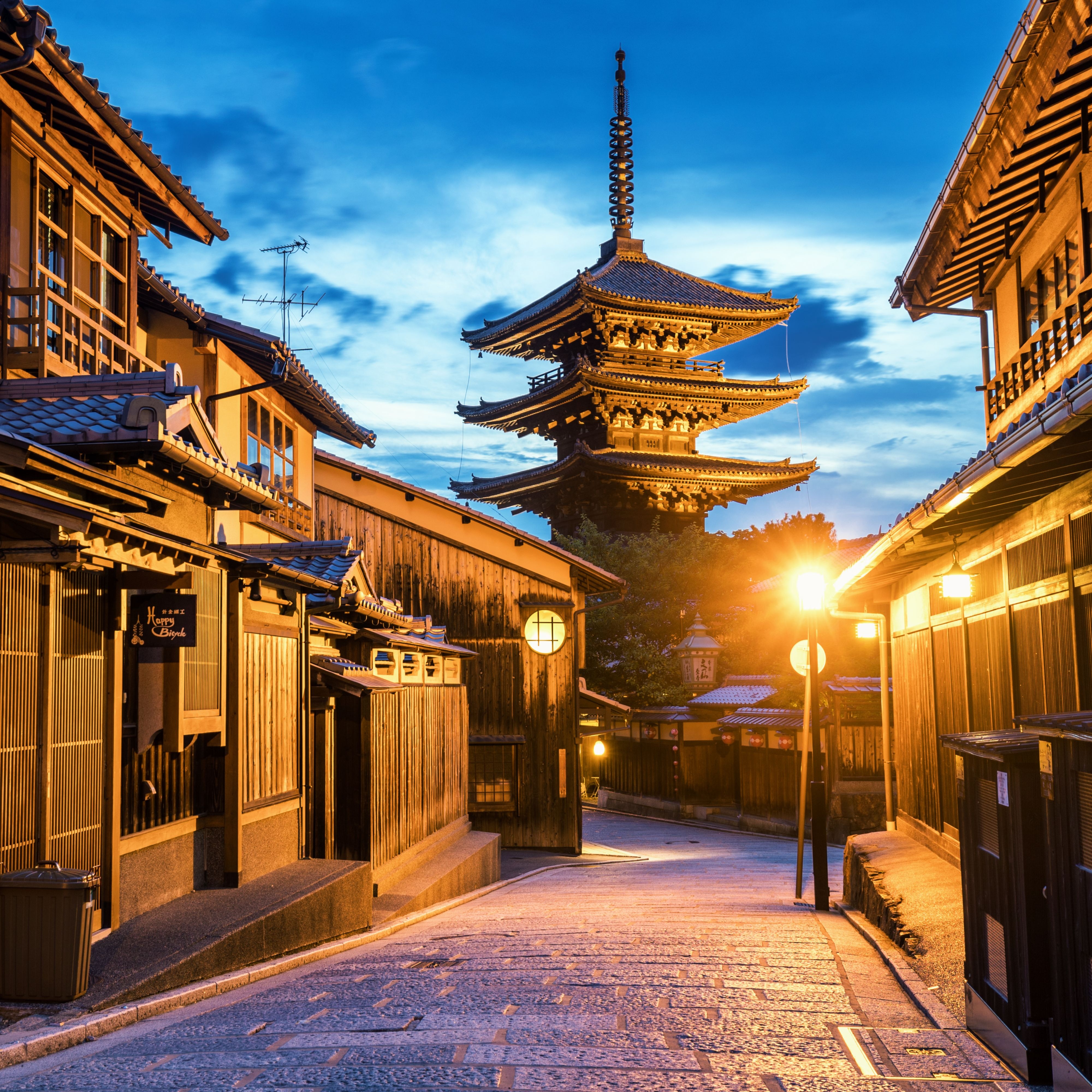 二年坂和三年坂的坡道，记载着京都府古老而永恒的传统韵味，因此被誉为游览这座城市的上佳景点之一。 