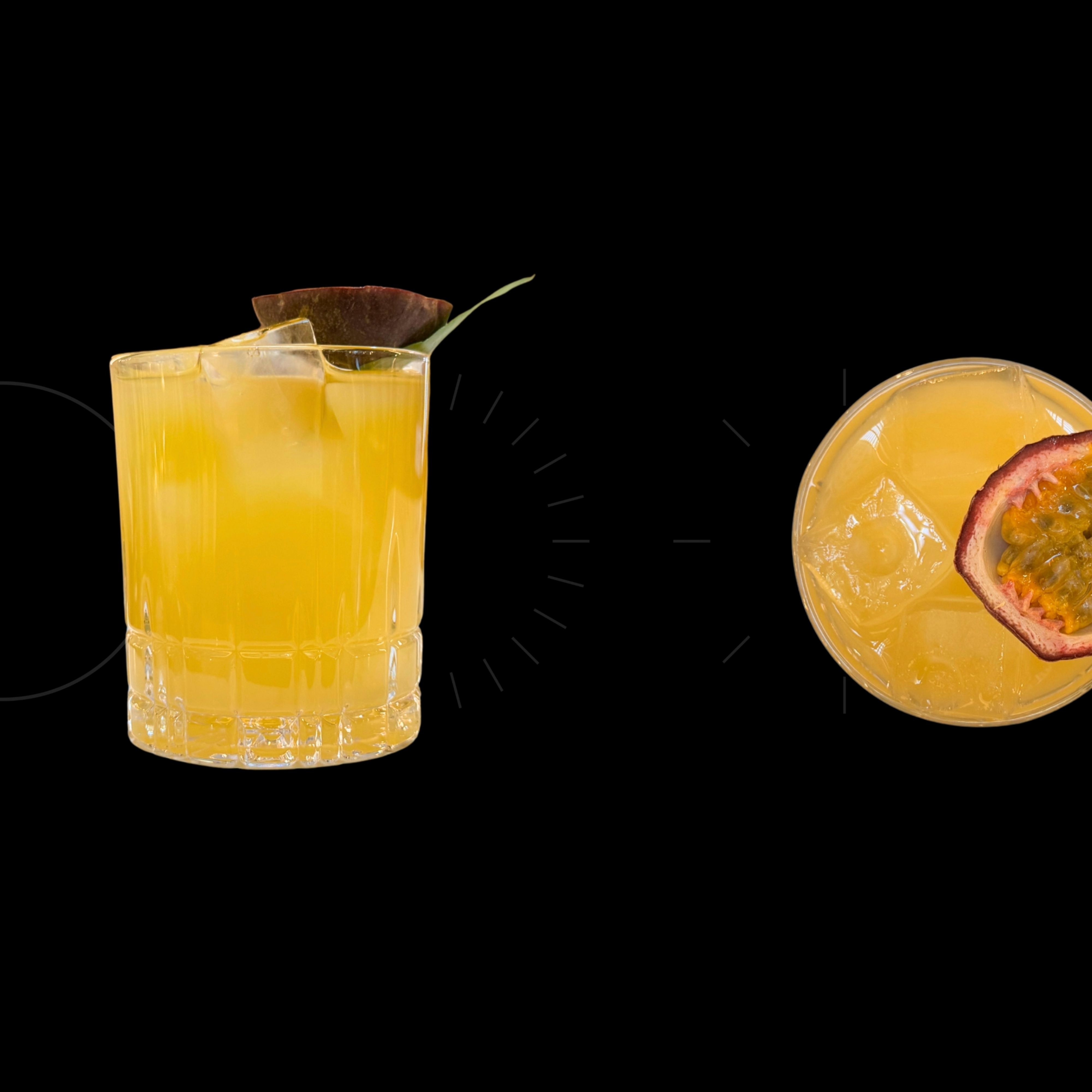 配半颗百香果的黄色鸡尾酒