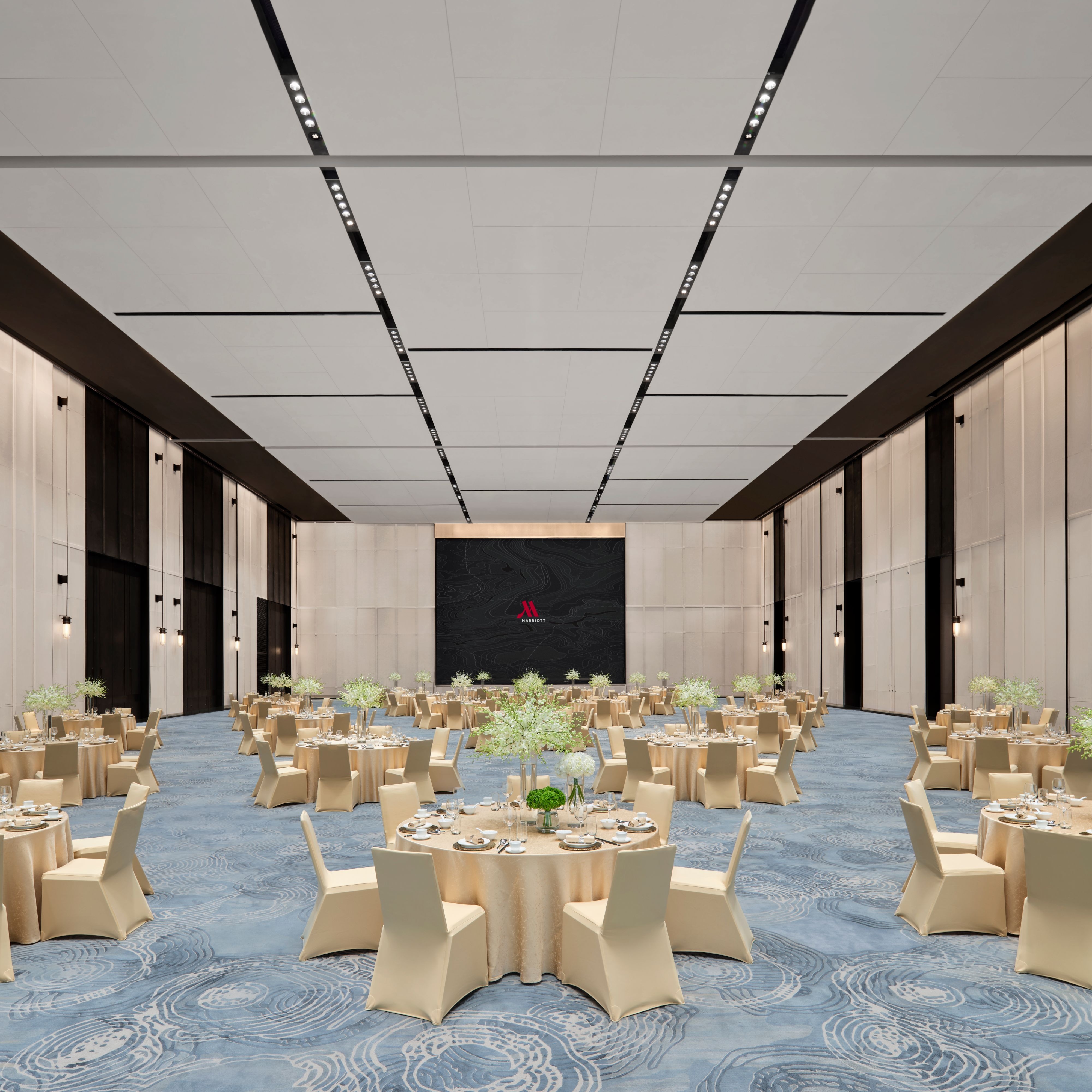 Convention_Center_Grand_Ballroom_Wedding