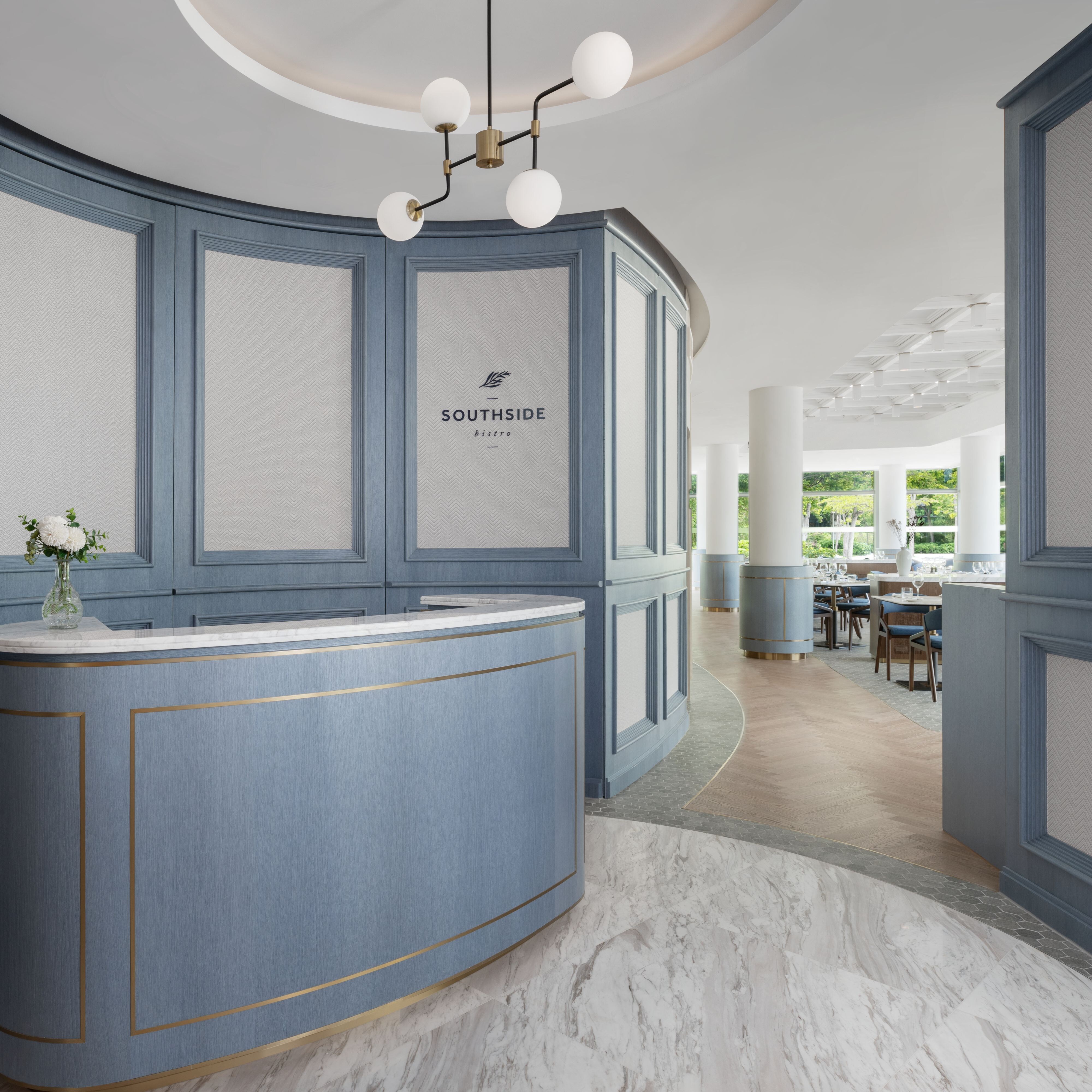 浅灰蓝色的接待区