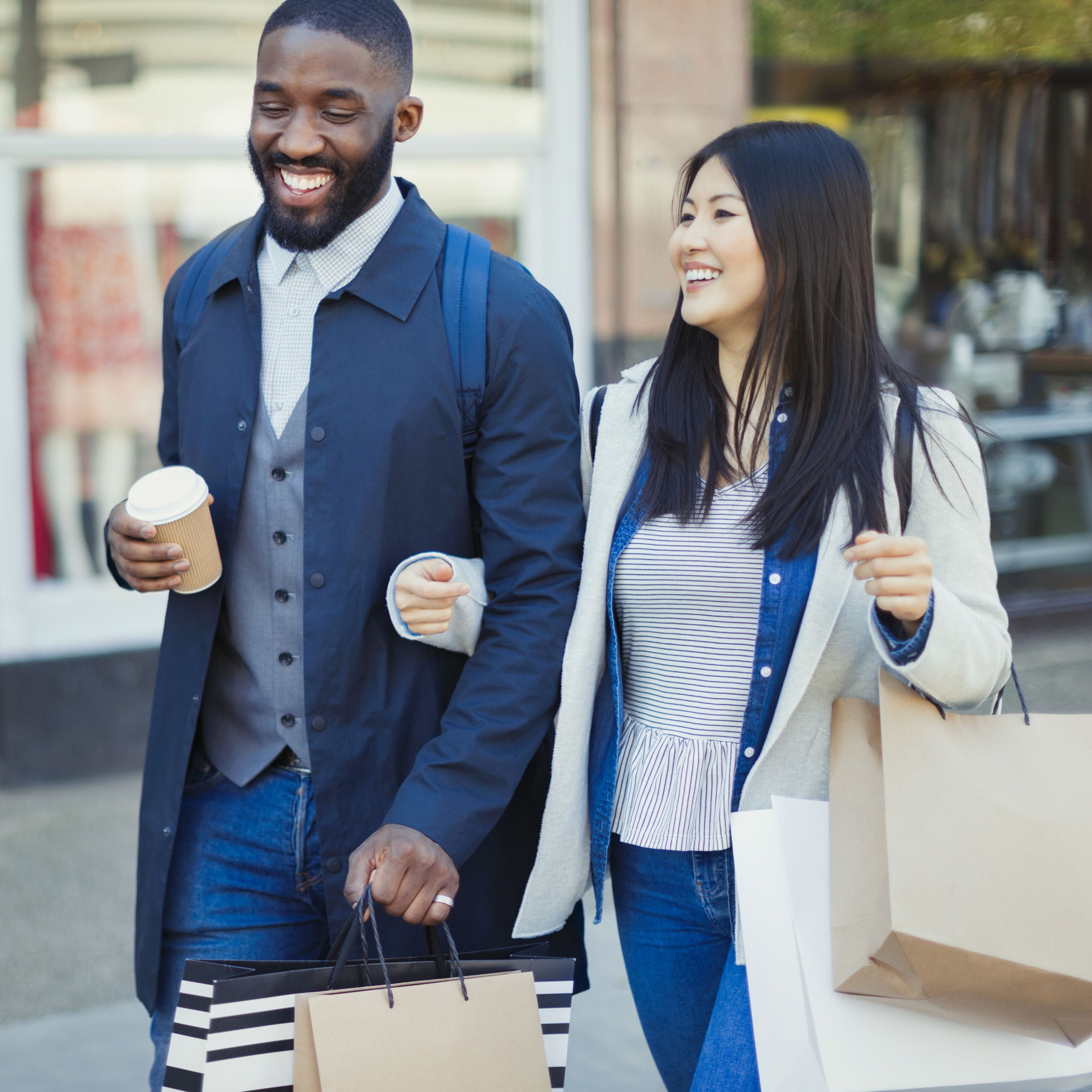 亲昵，咖啡，消费者，享受，快乐，生活方式，伦敦，男性，千禧一代，商店，购物者，店面，共处