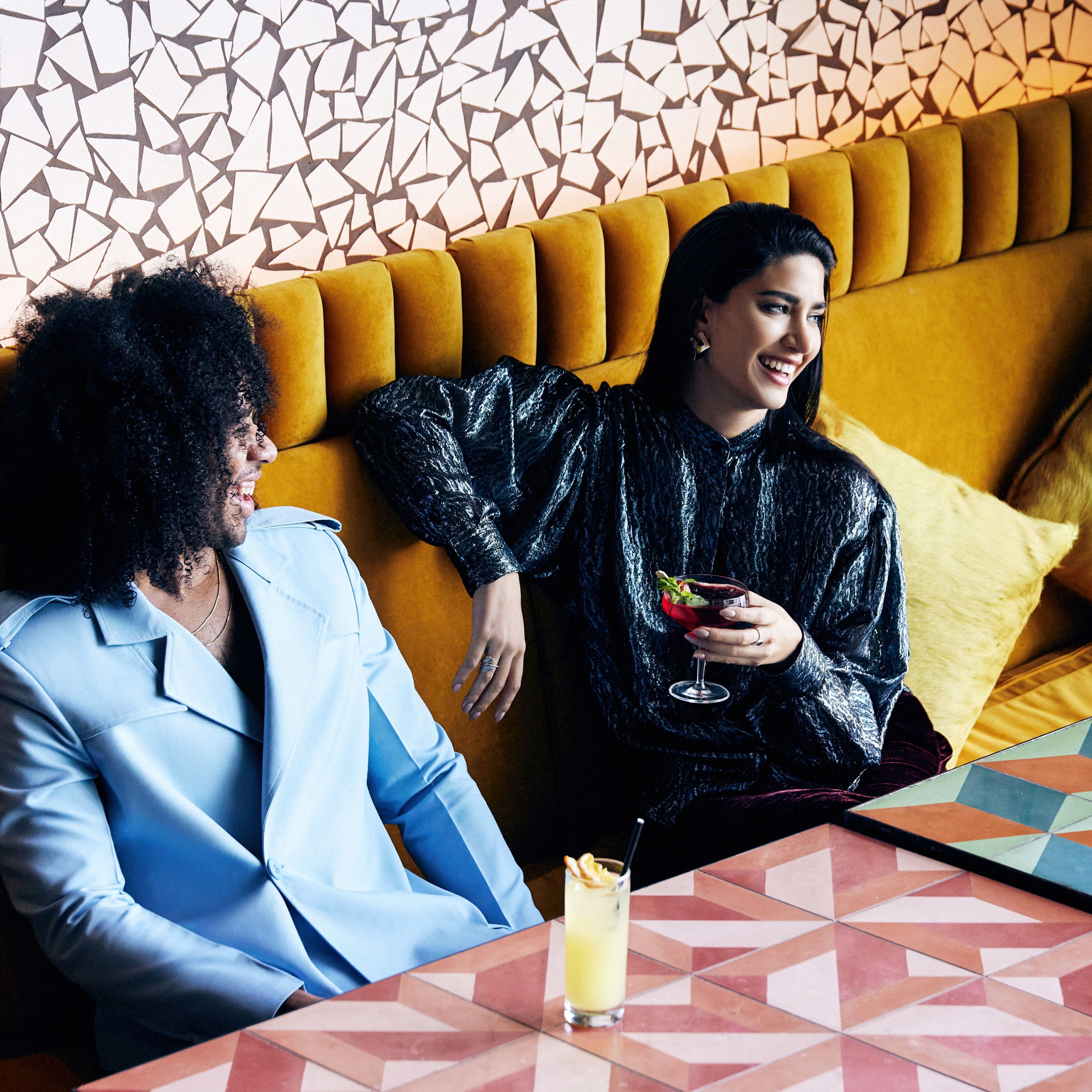 于 Garage 餐厅品享美食的宾客